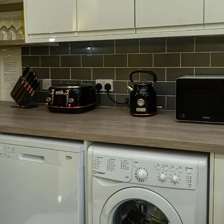 Superb Dwelling! Fast Wifi, Parking, Patchway Bristol