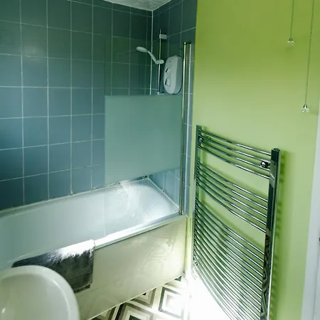 Superb Dwelling! Fast Wifi, Parking, Patchway *